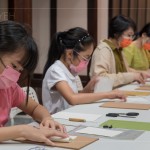 2022新業(yè)有藝市－手工書DIY於研習(xí)講堂，以工作坊形式展開，手指觸摸紙張、體會(huì)翻閱書頁的親密感。