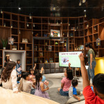 體驗活動—繪本說故事，由『荒野保護協(xié)會』志工帶領，當天共三個場次，跟著小石虎來到臺中筏子溪，踏上探險旅程，透過寓教於樂，推廣環(huán)境保護與生態(tài)保育。