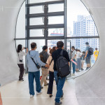 位於臺(tái)中國家歌劇院五樓的涵洞，是建築物唯一完整可見的對(duì)稱內(nèi)凹結(jié)構(gòu)，有自然的回聲效果，在此高歌一曲，歌聲便能傳到一樓廣場呦！