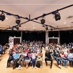 睽違許久的沙龍聚會，在歡笑與溫暖中度過，記錄下難忘的相聚時光。