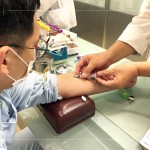 『抽血』是健檢中最重要的一部分，通過分析血液樣本來評估身體的健康狀況。