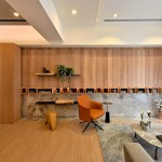 從書牆中隨手抽出書一本，沉入書海中，讓人彷彿遺世獨(dú)立、與世隔絕，神遊在一個(gè)又一個(gè)的思想國(guó)度中。