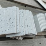 乖乖排好隊伍準(zhǔn)備上牆的外牆磚，細(xì)看彷若有幾道潑墨的水痕，從毛筆筆尖自然滴落的墨汁，也像晶亮閃閃的繁星，造就出每一片外牆磚獨一無二的風(fēng)格。