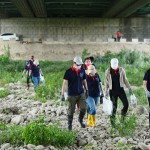 全長21.25公里的筏子溪，光是其中一小段河域，新業(yè)夥伴們就撿拾了四百多件垃圾，不禁令人感嘆「丟垃圾之舉動容易，撿垃圾之行卻花費更多心力」。