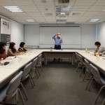 在定期舉辦的新進人員教育訓(xùn)練中，新業(yè)建設(shè)創(chuàng)辦人-穆椿松，親自傳授自身經(jīng)驗與業(yè)界所見，幫助新進人員建立全方位的職場價值觀。