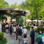 經(jīng)四年的侍書、維護(hù)與經(jīng)營，文學(xué)館的一處書席的爬藤植物漸漸包覆，迎接首次到來的人們，而一展其優(yōu)雅的風(fēng)貌。