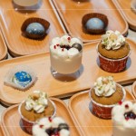 品嘗香草製成的奶酪和杯子蛋糕，香甜的口感滑過喉嚨，探索不同層次的迷人風(fēng)味。