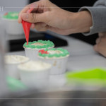 色彩一點(diǎn)一滴堆疊出專屬的模樣，享受親手裝飾的樂趣，完成的不只是外觀，也是一段輕鬆參與、動(dòng)手體驗(yàn)的時(shí)光。