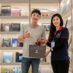 新業(yè)當(dāng)天也特別準(zhǔn)備相當(dāng)適合Jason這位戶外陽光男孩的運動毛巾，讓他在全臺跑透透的同時也十足舒適。