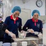 Q彈香氣十足的米飯，每份需精準控制在210~220克之間，新業(yè)團隊當天也實際參與打飯、送餐的過程，更加深刻感受到甘霖對於每份飯菜的重視及細心。