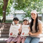 為孩子們頒發(fā)充滿紀念意義的「榮譽獎狀」，把努力過的痕跡印在證書上給每位攀樹勇者，代表著今日的挑戰(zhàn)成功。