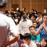 傾聽住戶們對於「家」的想法與期待，建立起與住戶間的情感交流及累積信任的橋樑。