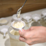 Fresh Stracciatella (Dida絲翠新鮮起司)屬於莫札瑞拉家族的成員，在凝乳塊形成後，需要做塑形的步驟，撕碎成條狀拌鮮奶油，也是布拉塔的內(nèi)餡。